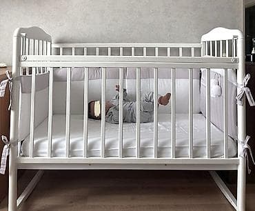 Uşaq üçün çarpayı və oyun çadırı Çarpayı səliqəli vəziyyətdədir