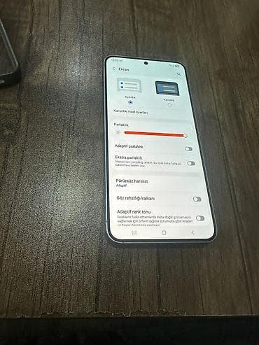kreditle nar nomreler: Samsung Galaxy S23, rəng - Ağ, Simsiz şarj — 3