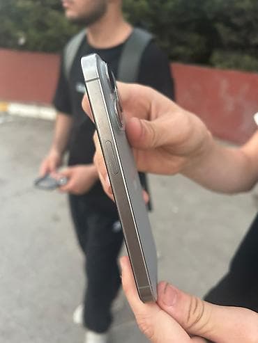 IPhone 15 Pro, Gümüşü, Face ID — 5