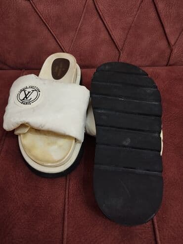 sadə don: Tapıcka alınıb 50 AZN 38 razmeri heç bir prablemim yoxdur sadəcə rəngi — 2