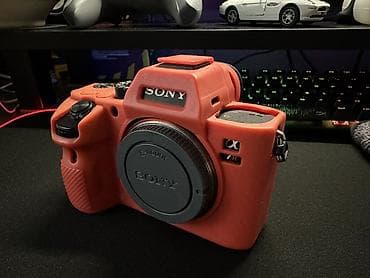 Sony α7R III (ILCE-7RM3) tam kadr güzgüsüz fotoaparat - 42.4 MP Exmor