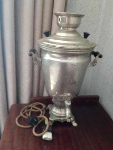 Samovarlar: Elektrik samovar SSSRin1975 ci - Korpus: metal, klassik formalı — 1