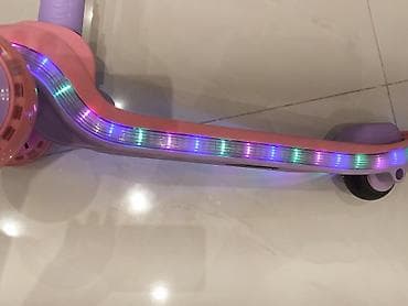 e motor: Uşaqlar üçün işıqlı skuter - Rəng: çəhrayı-bənövşəyi - LED işıqlar — 3