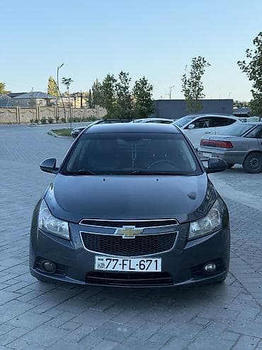 07 2012: Chevrolet Cruze: 1.4 l | 2012 il 289000 km Sedan — 3