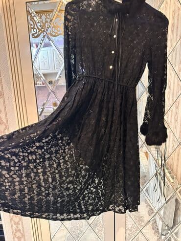 Toy paltarları və aksesuarları: İki fərqli qadın paltarı dəsti 1) Qara krujeva üstlü, aşağı hissəsi — 4