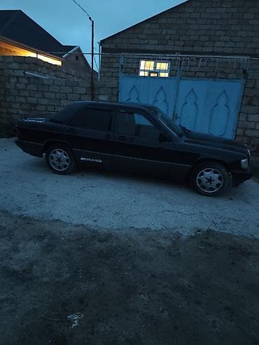 bugatti eb 112 6 mt: Mercedes-Benz 190 (W201): 1.8 l | 1991 il Sedan — 3