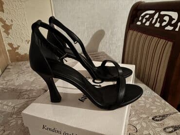 женские босоножки на шпильке: Ölçü: 40, rəng - Qara, Yeni — 1
