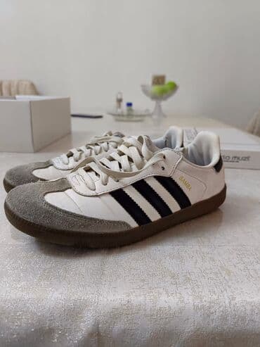 adidas qaçış üçün qadın krossovkaları: Krasofka 38 razmer — 5