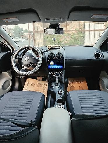 nissan tida: Nissan Qashqai: 2 l | 2011 il Krossover — 2
