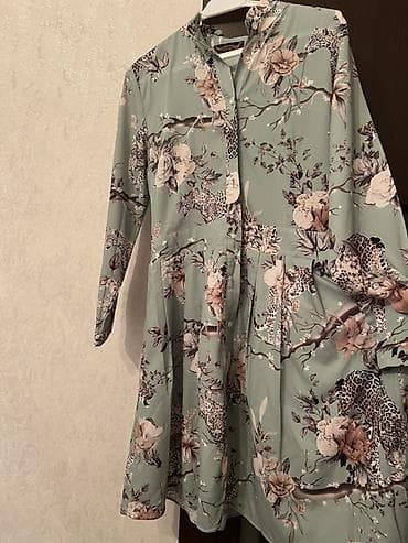 Личные вещи: Qafın üçün paltar– uzunqollu, dizə yaxın ətəkli, düyməli model. - — 2