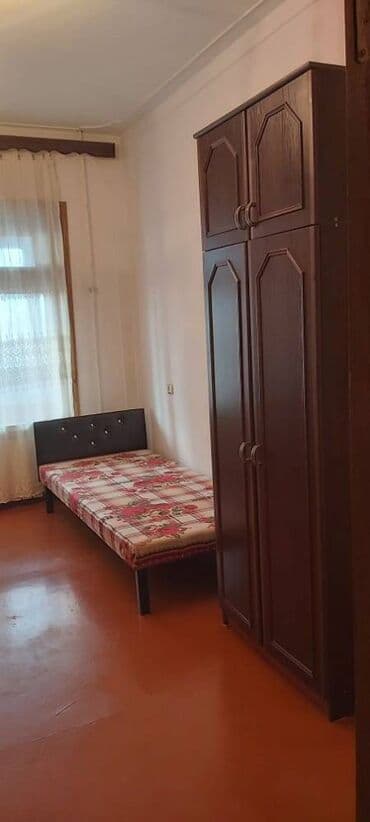 məhəmmədi kirayə: Həzi Aslanov metrosunun yaxınlığında Gəncə prospektində 9 mertebeli — 14