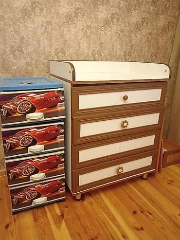 Komod Paltar üçün - Komod: ağ/qəhvəyi rəngdə, 4 geniş çekmece ilə