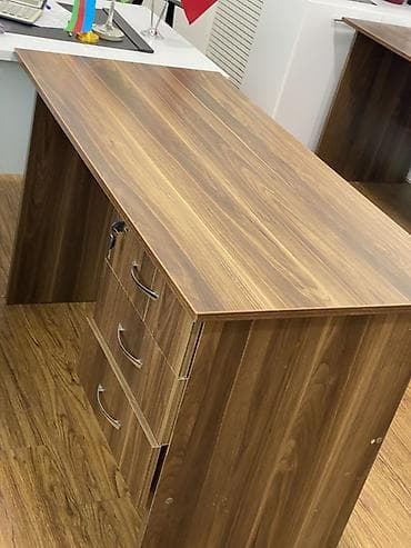 Офисные столы: Для сотрудника, Прямоугольный стол — 7