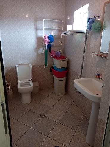 mesdagada heyet evleri: 2 mərtəbəli həyət evi hər mərtəbədə sanitar qovsaq mətbəxdə var orta — 9