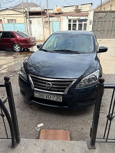 Nissan Sentra: 1.8 l | 2013 il Sedan