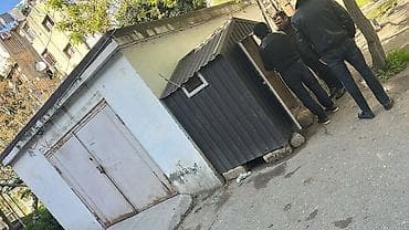 dt 75 satilir: Daş Qaraj(anbar) Hal hazırda 250 azn -ə anbar kimi icarədədir.Təcili — 4