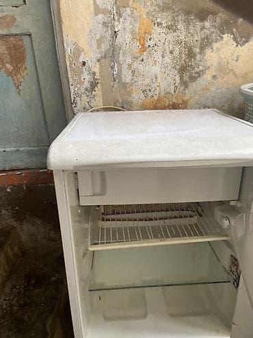 xaladelnik ehtiyat hisseleri: İşlənmiş 1 qapılı Indesit Soyuducu Satılır, rəng - Ağ — 2