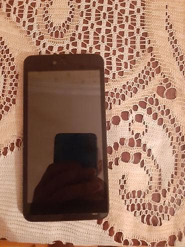 Micromax smartfon

Işleyir amma baterekasi yoxdur