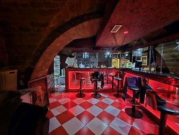bar: Satılır: Tam avadanlı bar interyeri və mebel dəsti Xüsusiyyətlər: - U — 2