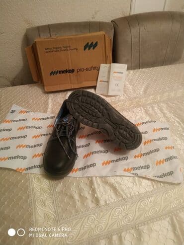 is elanlari tikinti: Türkiyədən alınıb, təmiz dəridi,brentdi, ölçüsü 41, Təzədi. Firma - — 2