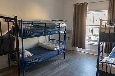 kiraye otel: Hostel 5 azn . Hostel 2novbe işleyir. Seher ve axșam — 4