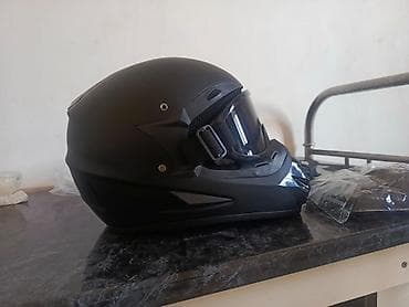electrikli scooter: Motorsiklet kaskı – tam üzlü, mat qara rəng Xüsusiyyətlər: - Tam üzlü — 1