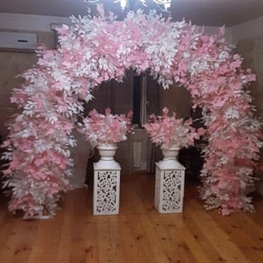 sac fasonlar 2020: 3 dəst Xına dekorları satılır. qirmizi dəst 1000 azn. ikili dəst isə — 2