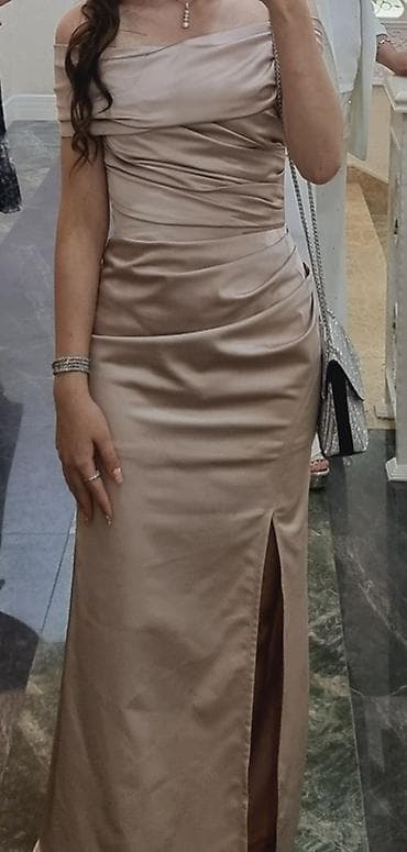 ziyafət tulum: Şampan rəngində zərif ziyafət geyimi - Model: uzun, bədənə oturan — 1