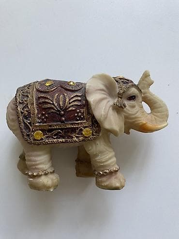 Bəzək fil fiquru - Material: polirezin (daş effektli), detallı əl — 2