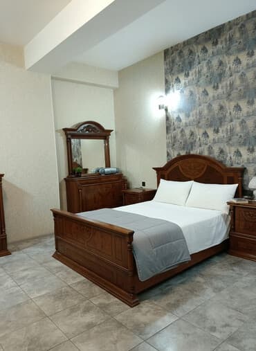 Uzunmüddətli kirayə mənzil – tam mebellə - Geniş və işıqlı otaq