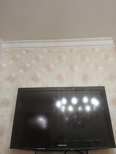 Samsung LCD televizor - Ekran: təxminən 32 düym (ölçü rəsmdəki
