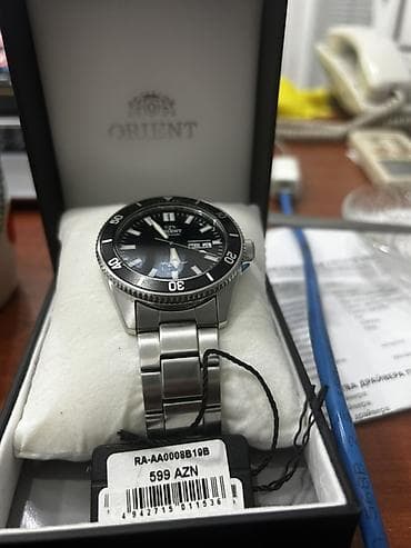 Orient Kvarter kolleksiyasından kişi qol saatı – model RA-AA0008B19B