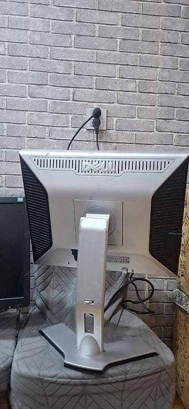 redmi tablet: Dell LCD monitor - Model: Dell UltraSharp (2007WFP seriyasına bənzər) — 5