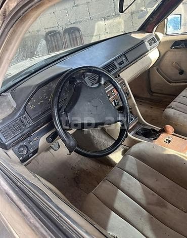 запчасти cr v: Mercedes-Benz sedan, W124 kuzov (təxminən 1985–1995 istehsal illəri) — 5