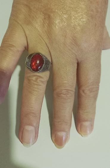 Akik daşı üzüyü