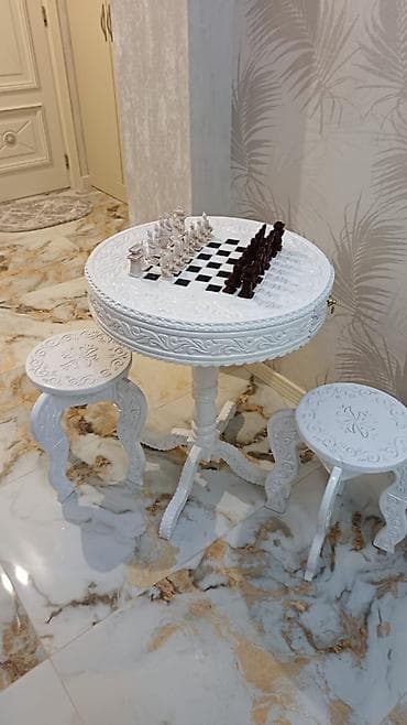 yumru stol: Для гостиной, Б/у, Нераскладной, Круглый стол, 2 стула — 2