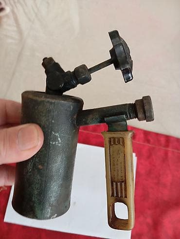 candan test pompası: Sovet istehsalı əl fənəri tipli spirt/benzinli lehimləmə lampası — 2