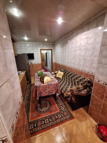 6 cı mikrorayon satılan evlər: Bakı, 8-ci kilometr, 3 otaqlı, Köhnə tikili, m. Neftçilər, 96 kv. m — 6