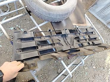 Mitsubishi Pajero ön radiator barmaqlığı (orijinal dizayn) 2ci əl — 3