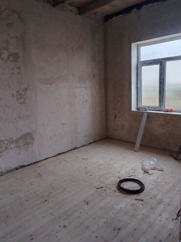 mingecevirde 3 otaqli evler: Satılır: həyət evinin tikintisi - Daş divarlı, möhkəm bünövrəli həyət — 3