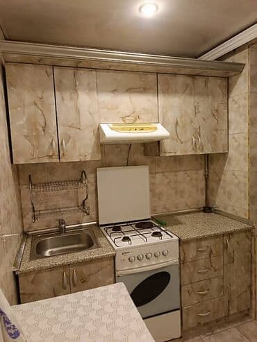 ucuz bina evləri: Sabunçu rayonu,Razin qəsəbəsi,74 nomrəli məktəbin yanında, 5 — 4