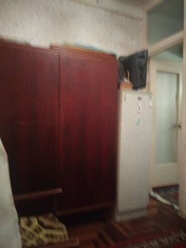 9 ci mikrorayon satilan evler: Bakı, 3 otaqlı, Köhnə tikili, 62 kv. m — 9