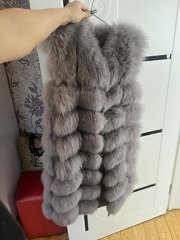 Boz rəngdə kürk jilet - Model: Qalın, həcimli panel tikili, beldən