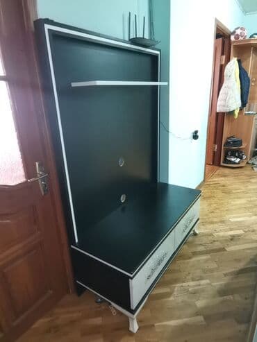 işlənmiş tək çarpayılar: İşlənmiş, TV altlığı, Komod — 1