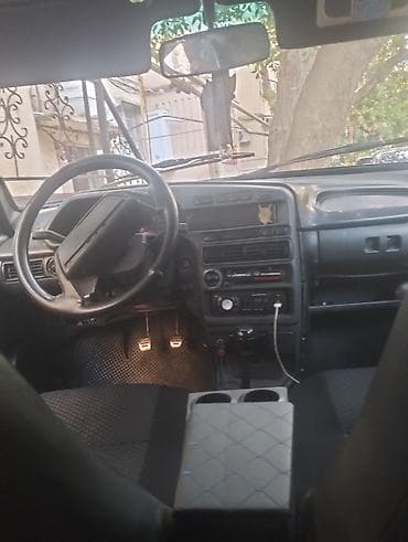 samara 099: Lada Samara 5 qapılı hetçbek Xüsusiyyətlər: - Kuzov: 5 qapılı — 5