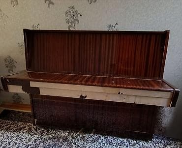 Satılır piano şəkildə göründüyü kimidir alan olsa cüzi endirim edecem — 2
