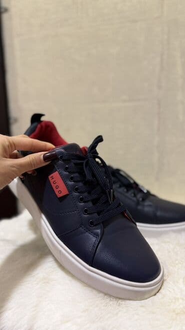 Ayaqqabılar: HUGO kişi krossovkası Razmer 43 - Rəng: tünd göy üst, qırmızı daxili — 2