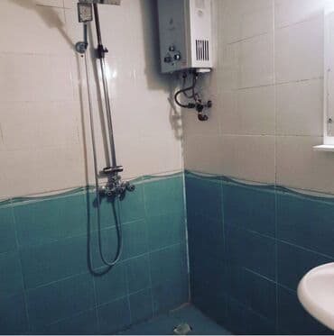 qara qarayev 3 otaqli kiraye evler: Nəsimi metrosunun çıxışında evinə yaxın 5 mertebeli binanın 3-cü — 2