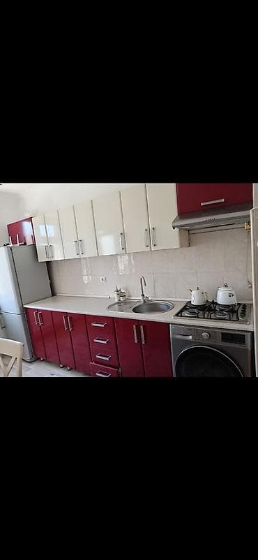 Kuxna mebeli satilir olcu Ustu 3.58 alti 2.87 Uzerinde moyka verilir — 1