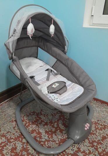 Oğlan və qız üçün, Beşik